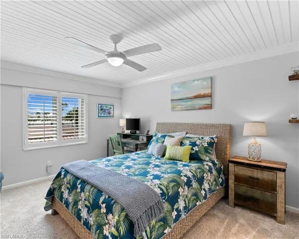 2600  Gulf Shore N BLVD, Naples, FL 34103
