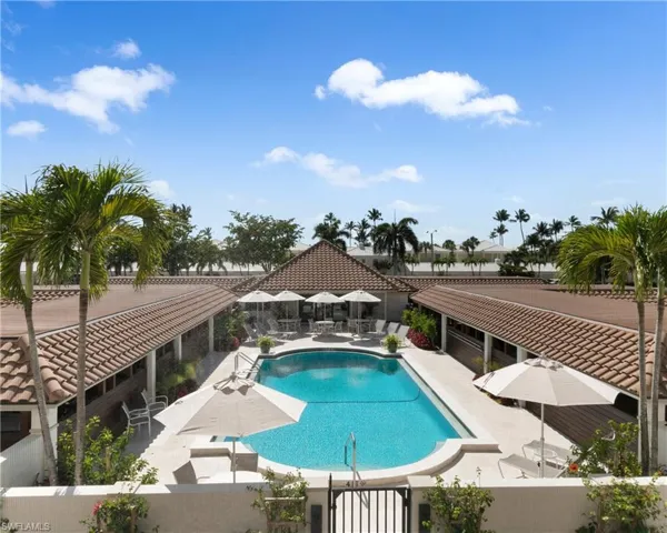 2600  Gulf Shore N BLVD, Naples, FL 34103
