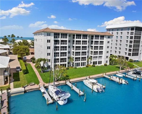 2600  Gulf Shore N BLVD, Naples, FL 34103