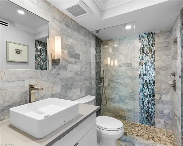 2600  Gulf Shore N BLVD, Naples, FL 34103