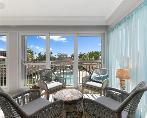 2600  Gulf Shore N BLVD, Naples, FL 34103