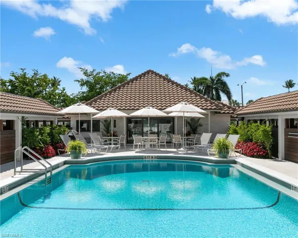 2600  Gulf Shore N BLVD, Naples, FL 34103