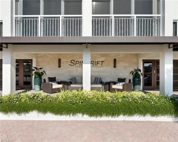 2600  Gulf Shore N BLVD, Naples, FL 34103