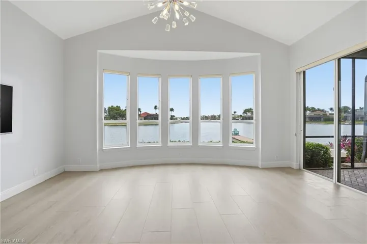Bright Bonus Room with Volume Ceiling