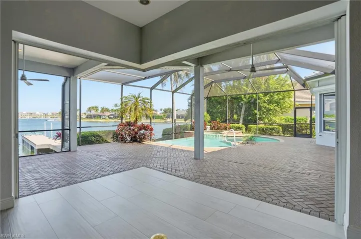 Corner nesting sliding doors