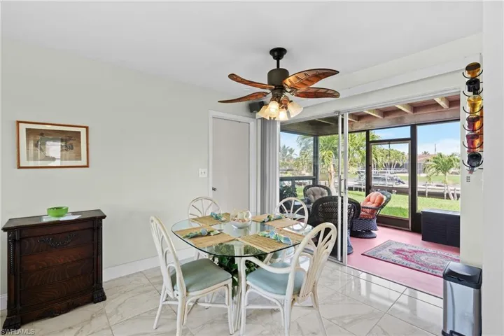 Dining room with ceiling fan