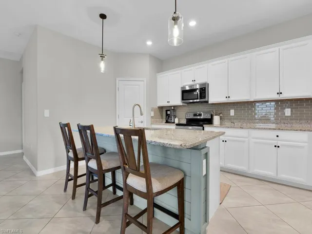 3637 Passion Vine Dr, Alva, Florida 33920