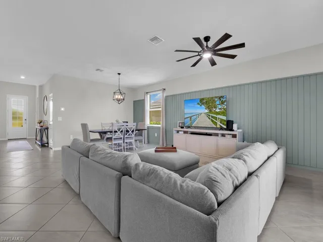 3637 Passion Vine Dr, Alva, Florida 33920