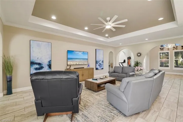 10085 Avalon Lake Cir, Fort Myers, Florida 33913