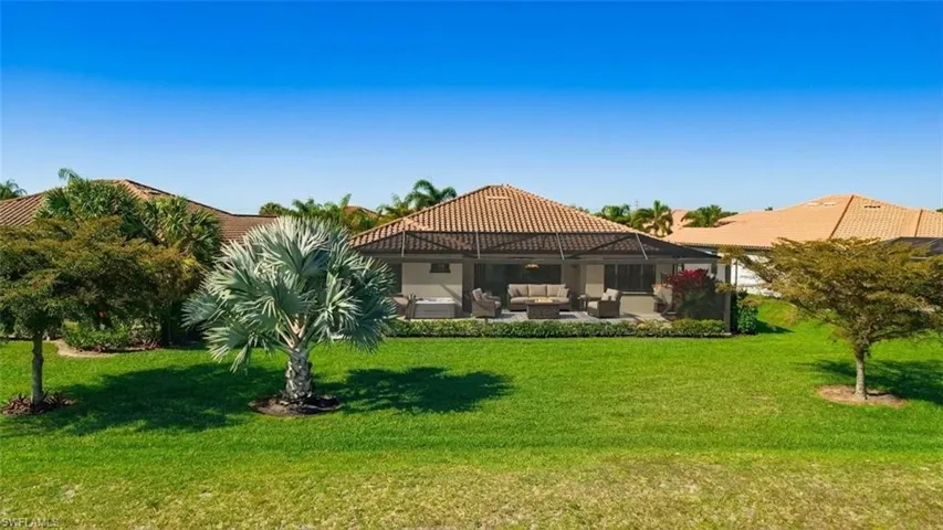 10085 Avalon Lake Cir, Fort Myers, Florida 33913