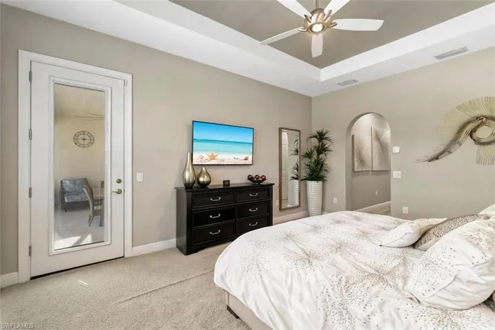 10085 Avalon Lake Cir, Fort Myers, Florida 33913