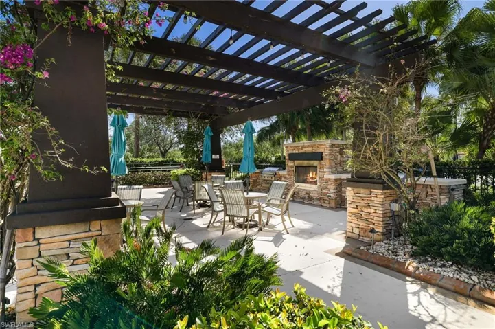 10085 Avalon Lake Cir, Fort Myers, Florida 33913
