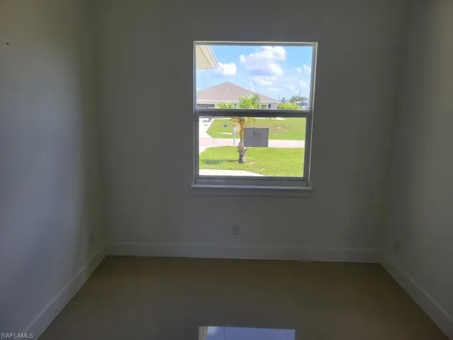 2128 Ne 40th St, Cape Coral, Florida 33909