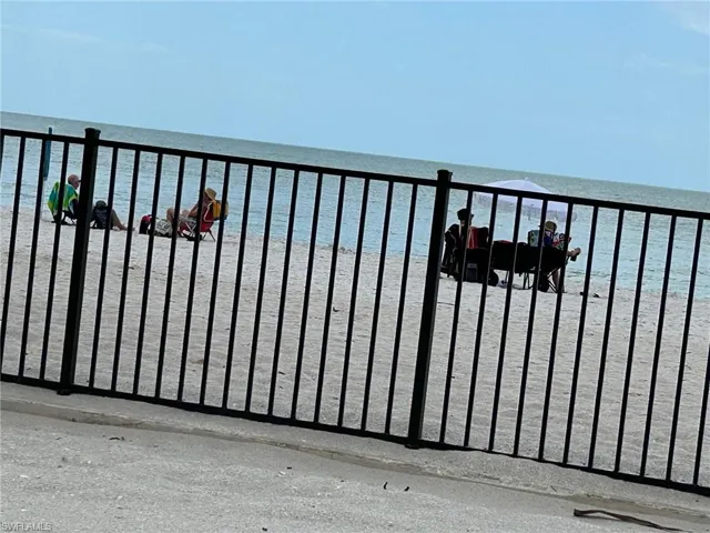 THE BEACH !
