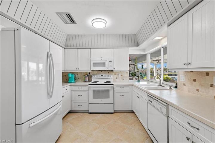Spacious Kitchen with Ample Work Space