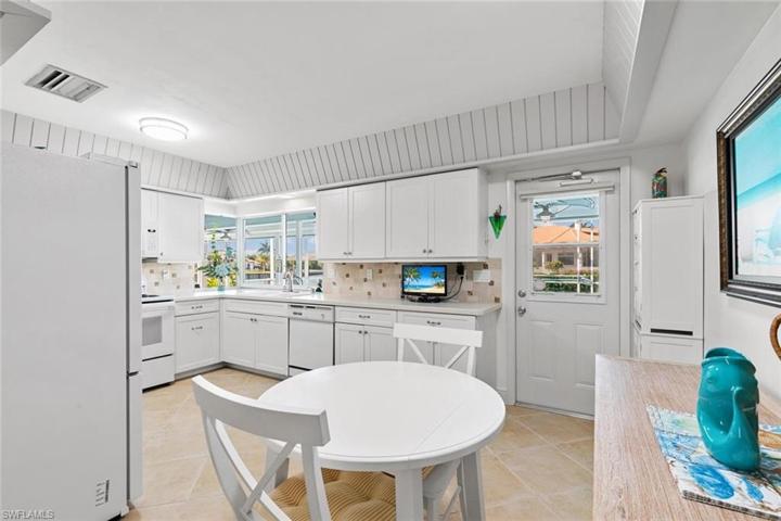Entrance to Kitchen