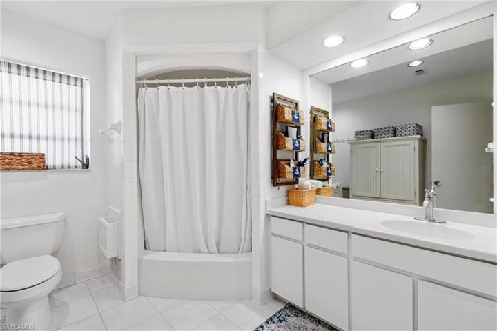 Primary Bathroom with Tub, Shower Combo