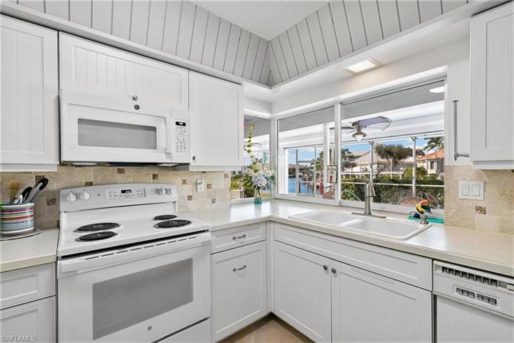 Imagine Doing Dishes With This View!