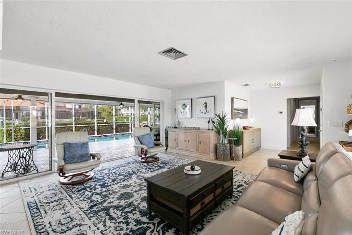 Sitting Area Looking to Pool