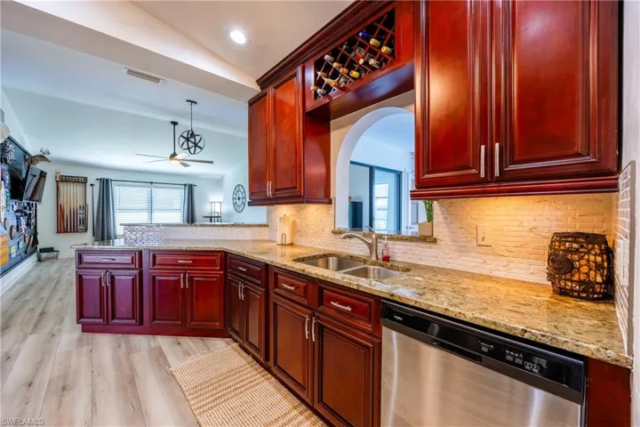 420 Sw 37th St, Cape Coral, Florida 33914