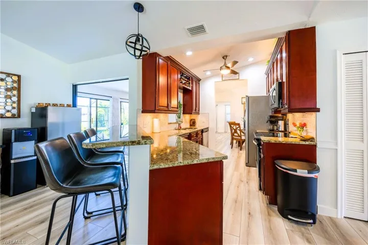 420 Sw 37th St, Cape Coral, Florida 33914