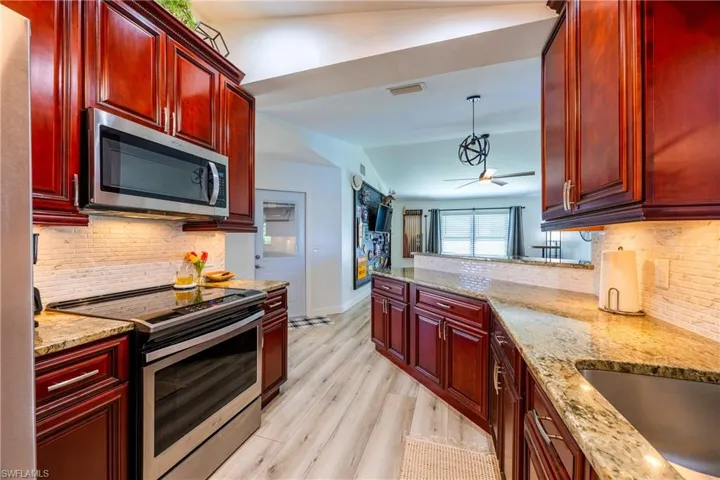 420 Sw 37th St, Cape Coral, Florida 33914