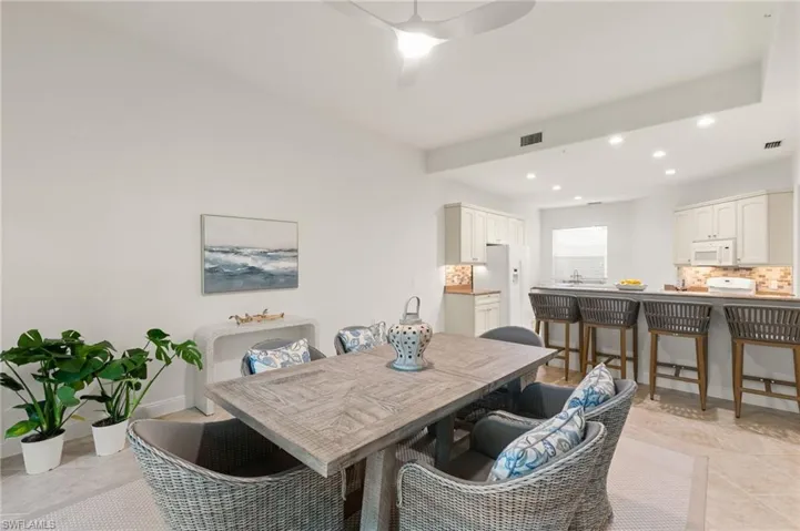 3053 Aviamar Cir 8-102, Naples, Florida 34114