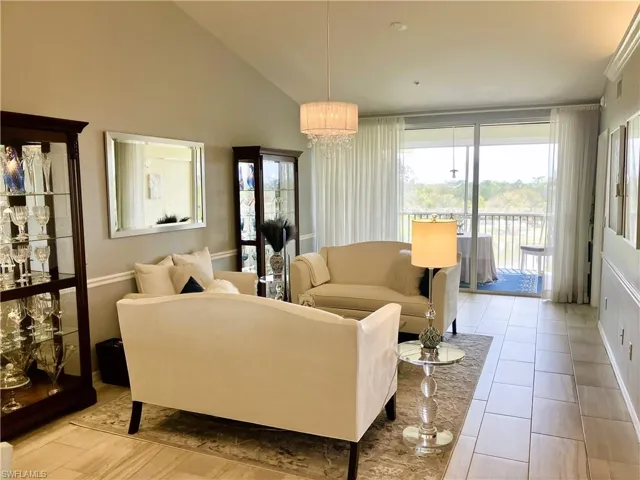 Vaulted ceilings, custom lighting, tile floors