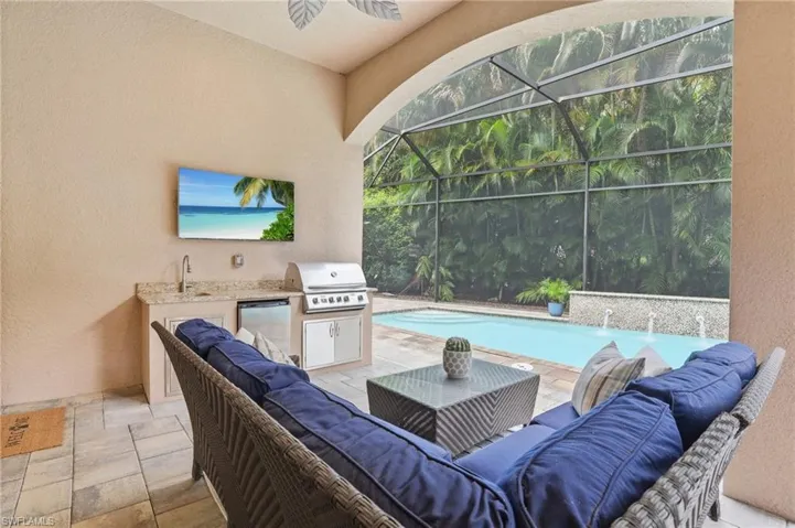 5717 Hammock Isles Dr, Naples, Florida 34119