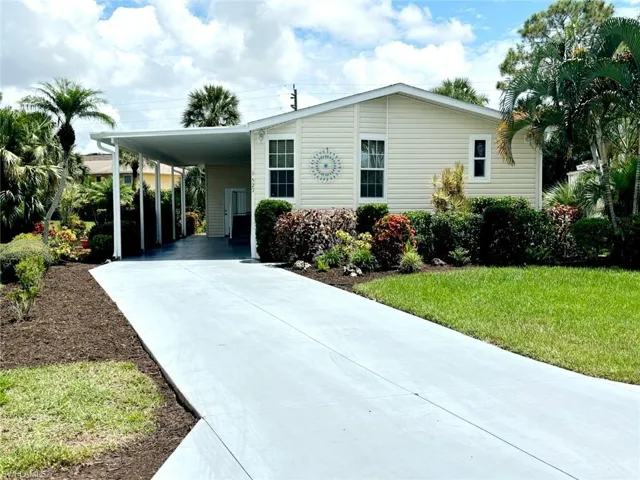 527  Monte Carlo  LN, Naples, FL 34112
