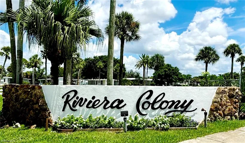 527  Monte Carlo  LN, Naples, FL 34112