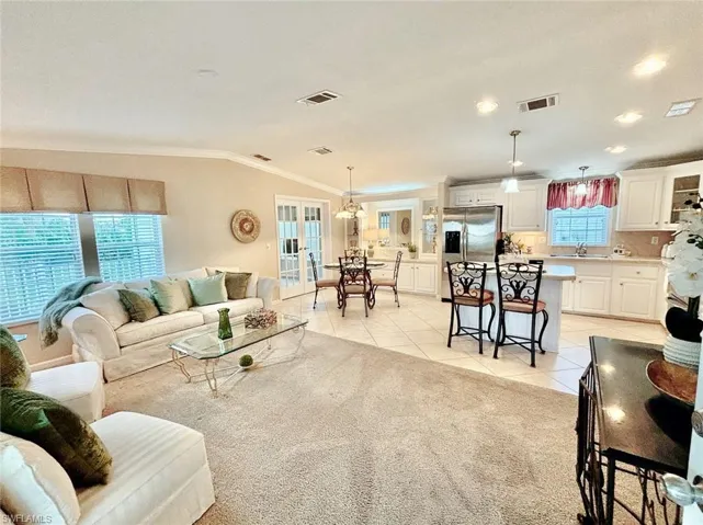 527  Monte Carlo  LN, Naples, FL 34112
