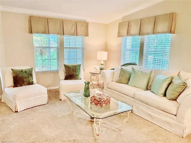 527  Monte Carlo  LN, Naples, FL 34112