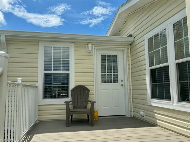 527  Monte Carlo  LN, Naples, FL 34112
