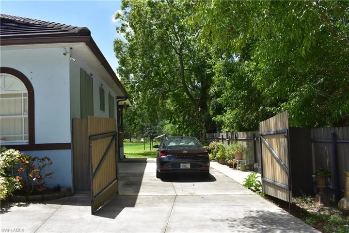 3670 8th Ave Se, Naples, Florida 34117