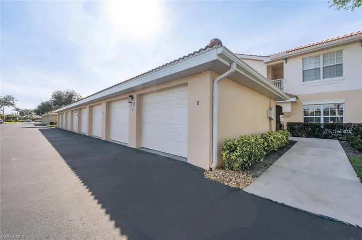 3041  Driftwood  WAY, Naples, FL 34109