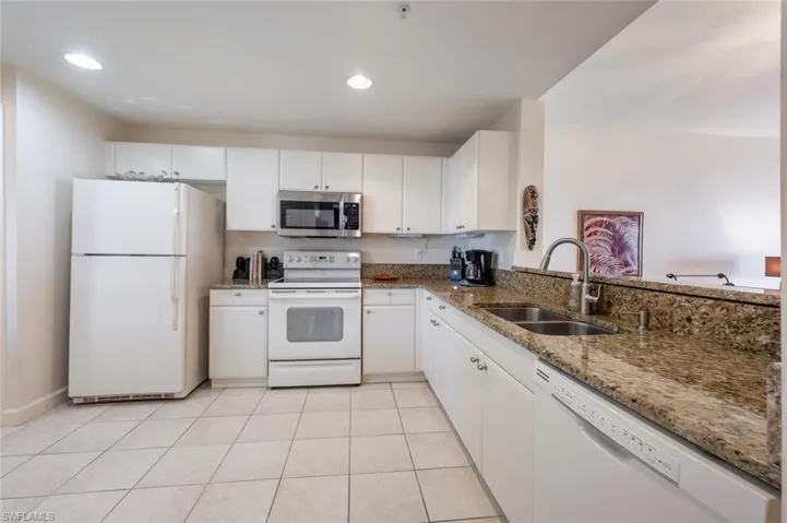 3041  Driftwood  WAY, Naples, FL 34109