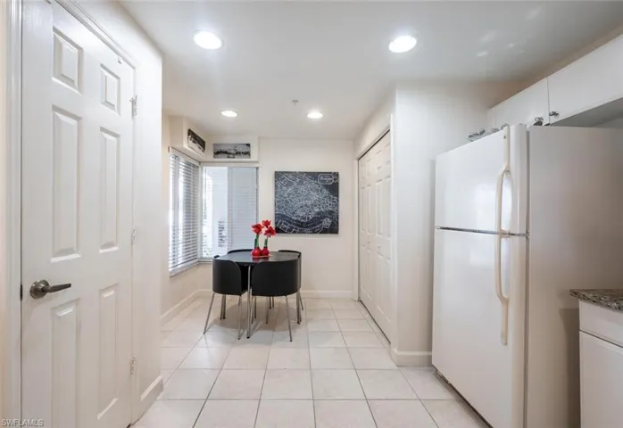 3041  Driftwood  WAY, Naples, FL 34109