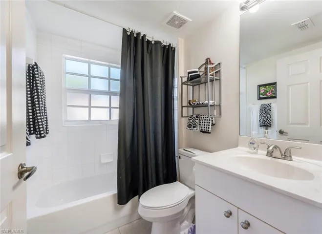 3041  Driftwood  WAY, Naples, FL 34109
