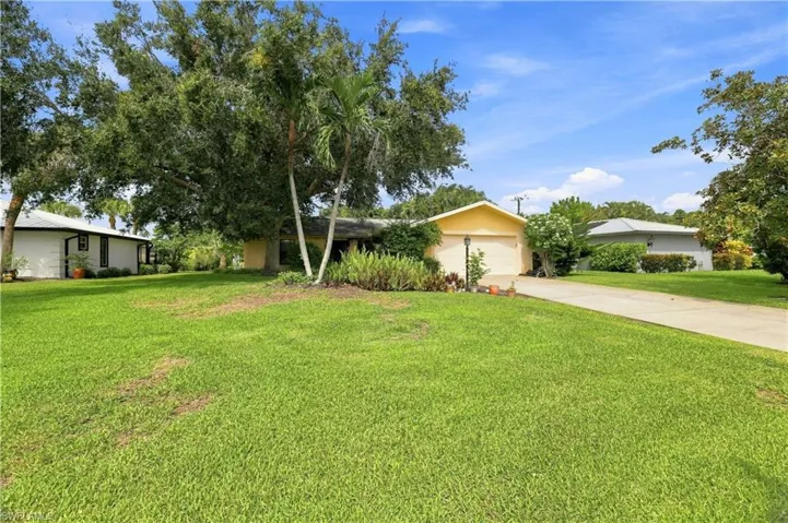 4448 Beechwood Lake Dr, Naples, Florida 34112