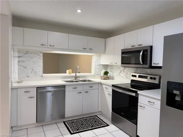 7750 Jewel Ln 101, Naples, Florida 34109