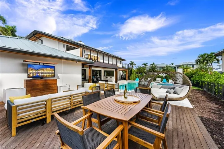 2211 Kingfish Rd, Naples, Florida 34102