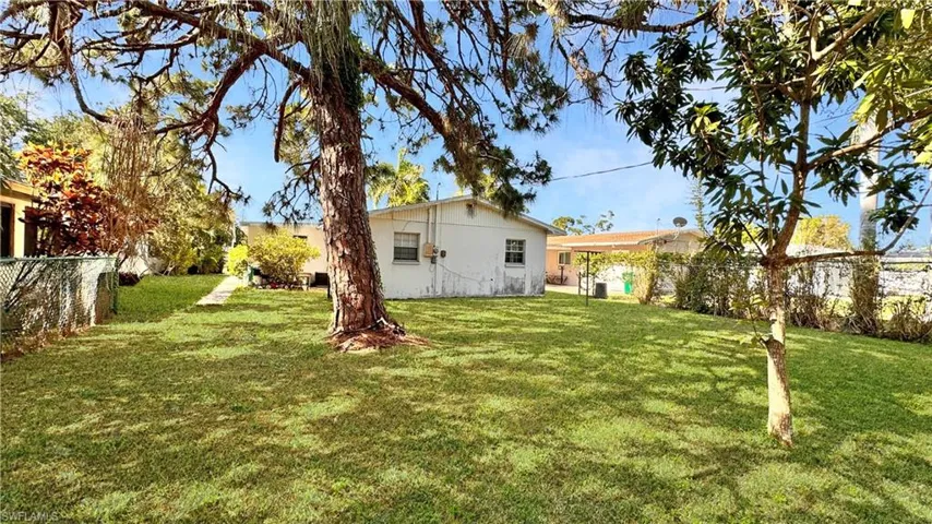 863  100th N AVE, Naples, FL 34108