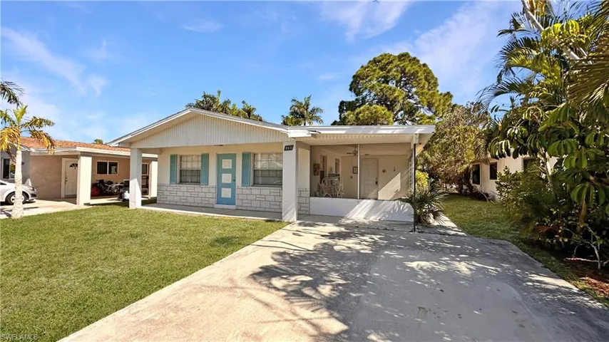 863  100th N AVE, Naples, FL 34108