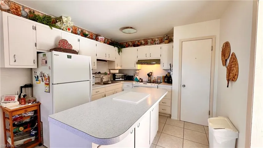 863  100th N AVE, Naples, FL 34108