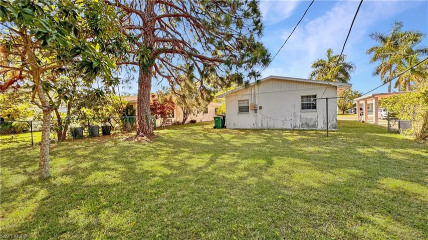 863  100th N AVE, Naples, FL 34108