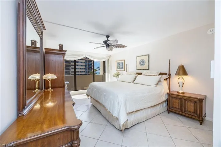 4005  Gulf Shore N BLVD, Naples, FL 34103