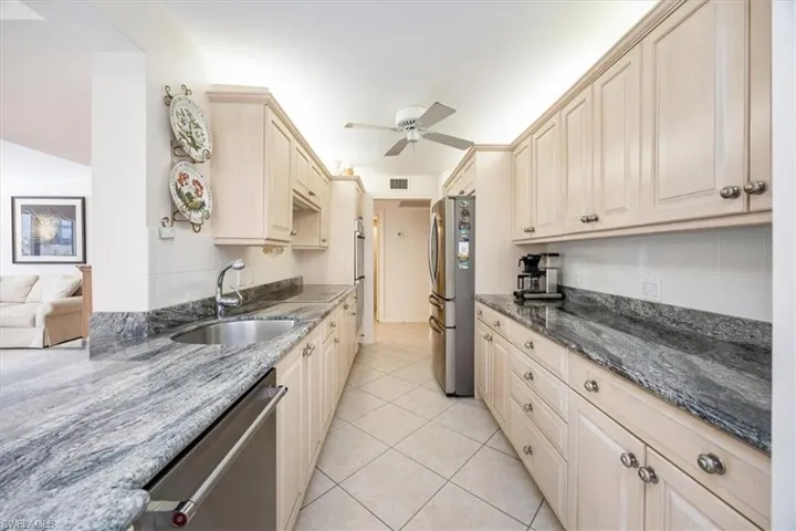 4005  Gulf Shore N BLVD, Naples, FL 34103