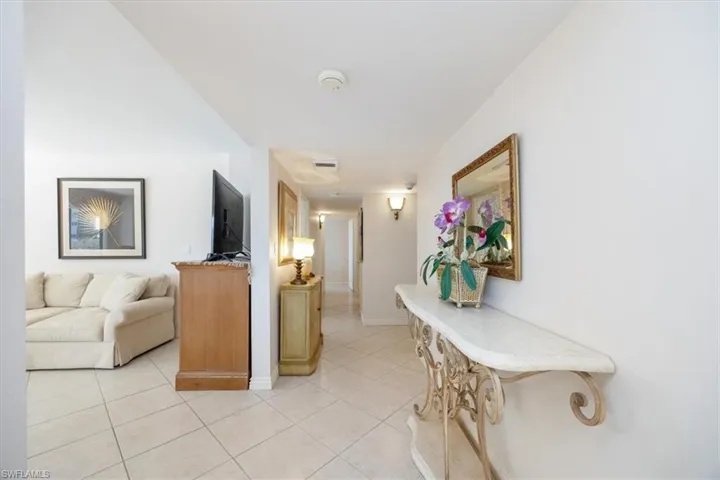 4005  Gulf Shore N BLVD, Naples, FL 34103