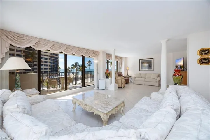 4005  Gulf Shore N BLVD, Naples, FL 34103